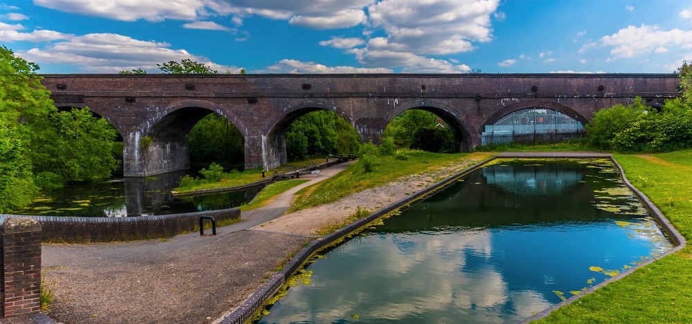Photo of Dudley canal in the summer